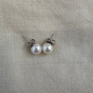 Elegant Silver Pearl Stud Earrings